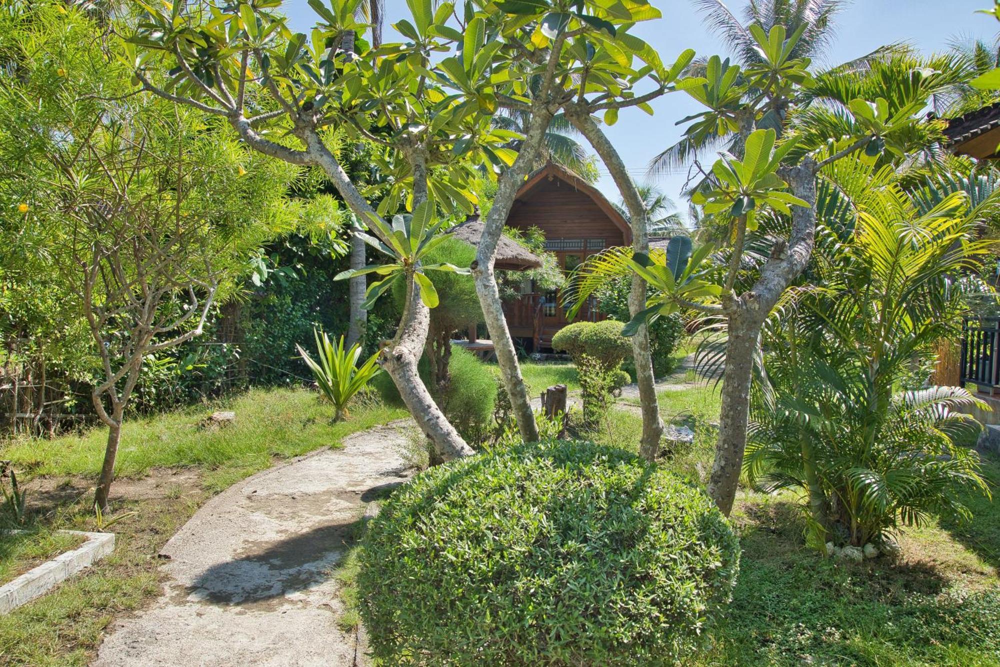Bunga Bungalows Gili Meno Exterior foto